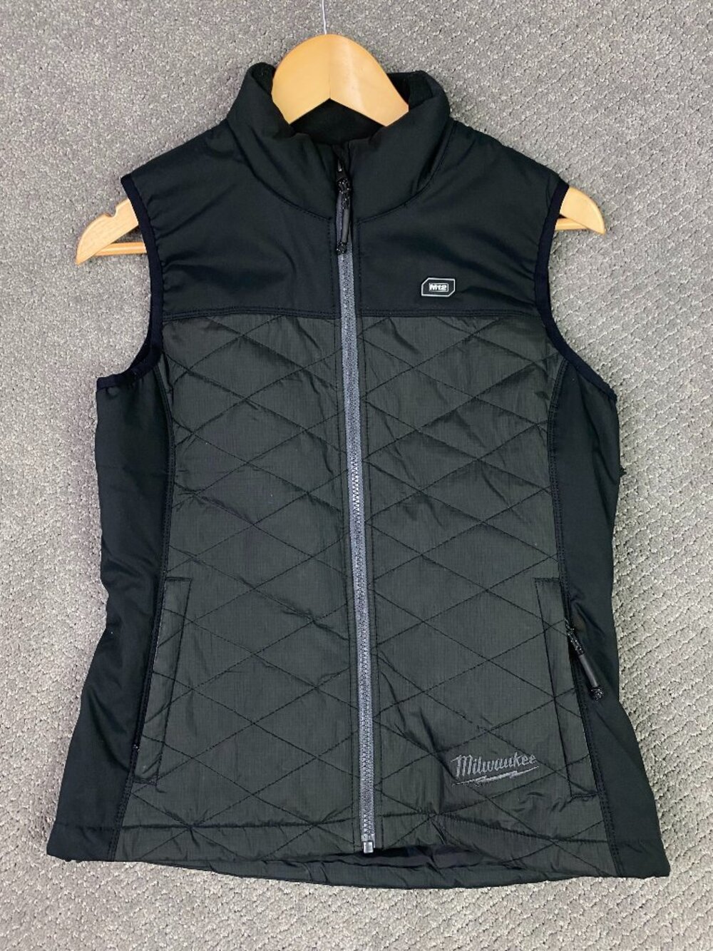 Milwaukee M12 Heated Vest Womens Small Black AXIS Quilted Heated Gear No Charger